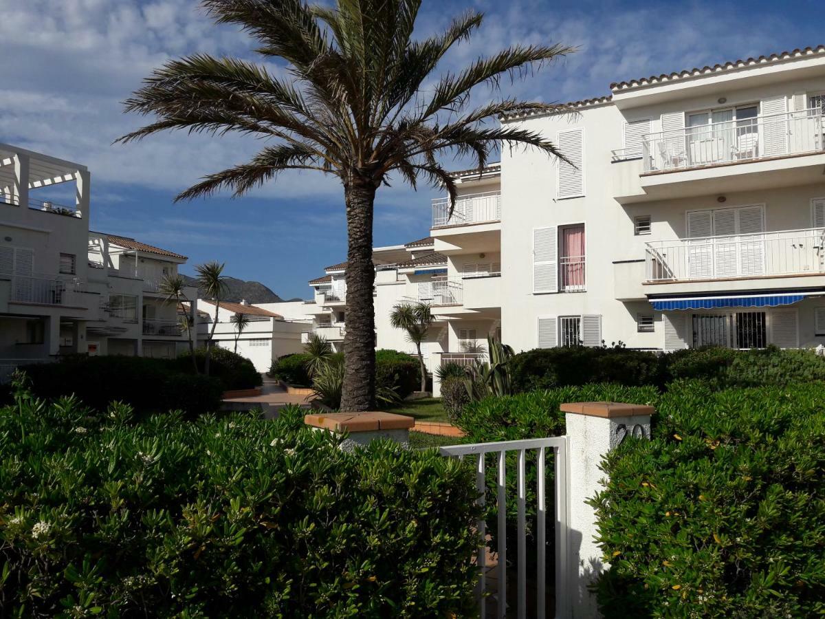 Residencia Platja De Roses Lägenhet Exteriör bild