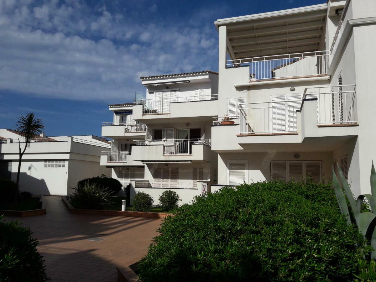 Residencia Platja De Roses Lägenhet Exteriör bild