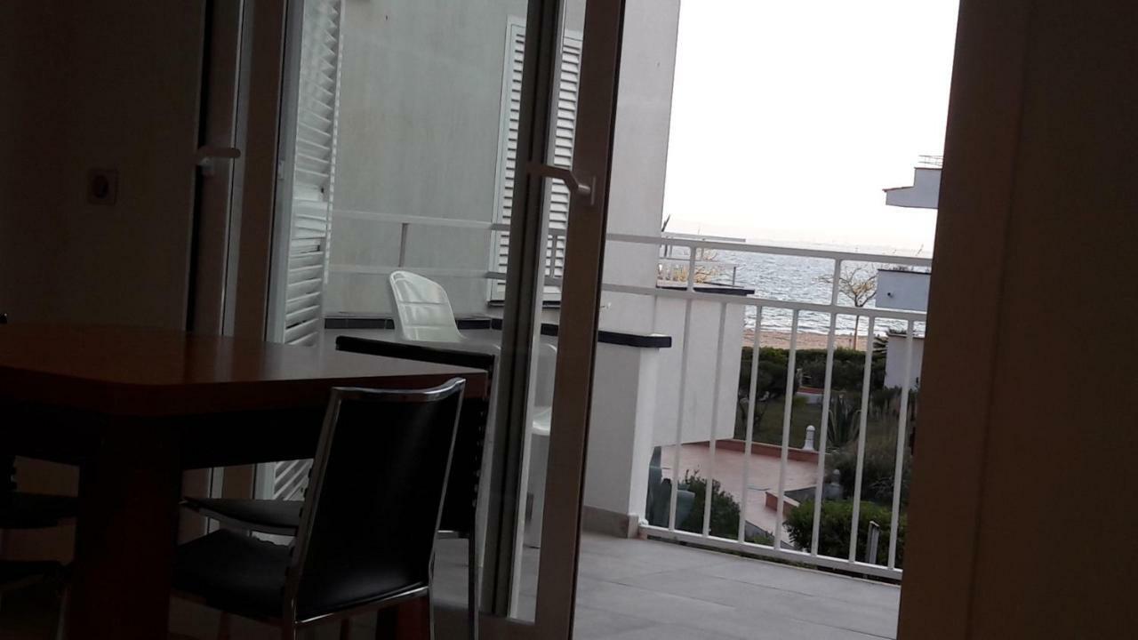 Residencia Platja De Roses Lägenhet Exteriör bild