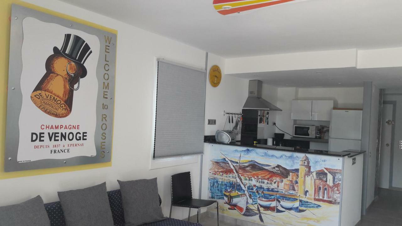Residencia Platja De Roses Lägenhet Exteriör bild